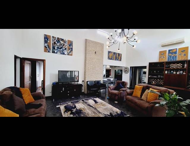 3 BEDROOM HOUSE FOR SALE IN MIDFIELD ESTATE